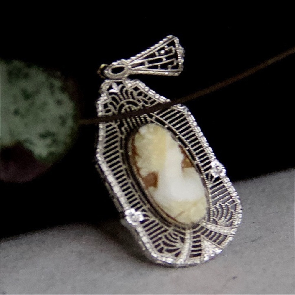 Vintage 10k White Gold Art Deco Filigree Shell Cameo Pendant‎ Antique Jewelry